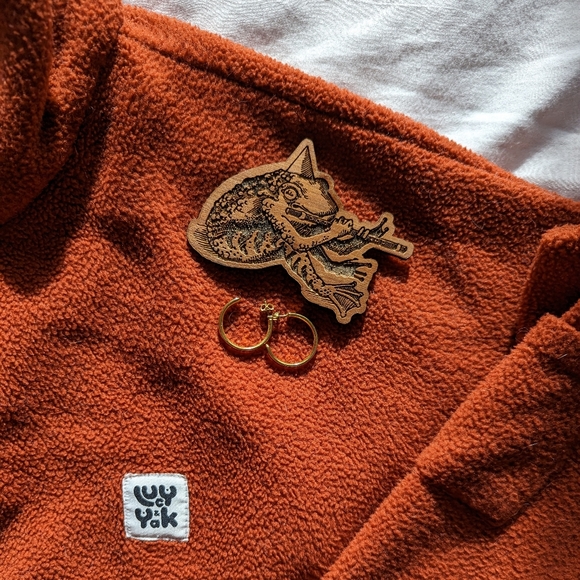 Lucy & Yak Cosy Cropped Fleece Pullover in Rust/Burnt Orange (Medium) - Picture 4 of 5